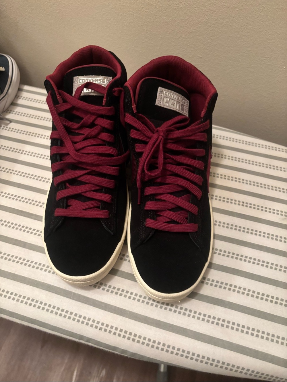Converse CONS Mid Skate Shoes Black Burgundy Suede Men’s Size 9.5  Converse Men’